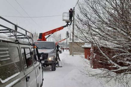 Энергетики «Тулэнерго» смонтировали новую систему уличного освещения в поселке Арсеньево