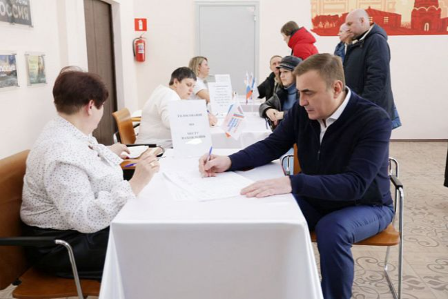 Алексей Дюмин проголосовал на выборах Президента России