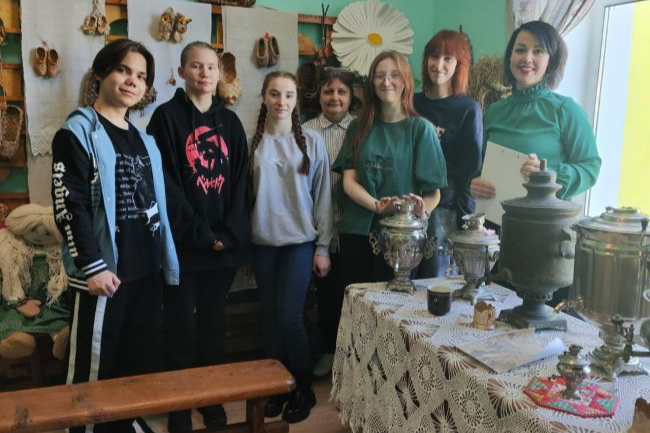 Ясногорские студенты приняли участие в фольклорных посиделках
