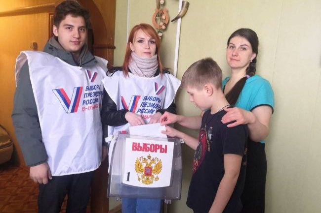 Ясногорцы спешат отдать свой голос за Президента РФ