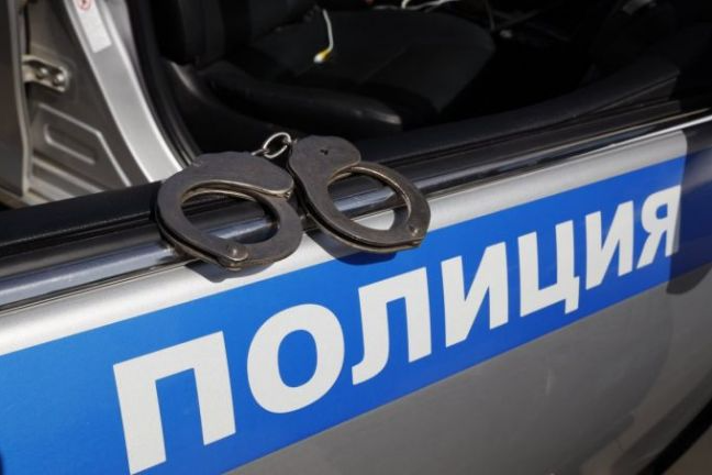 Позарился на чужое: В Ясногорске из автомобиля украли магнитолу