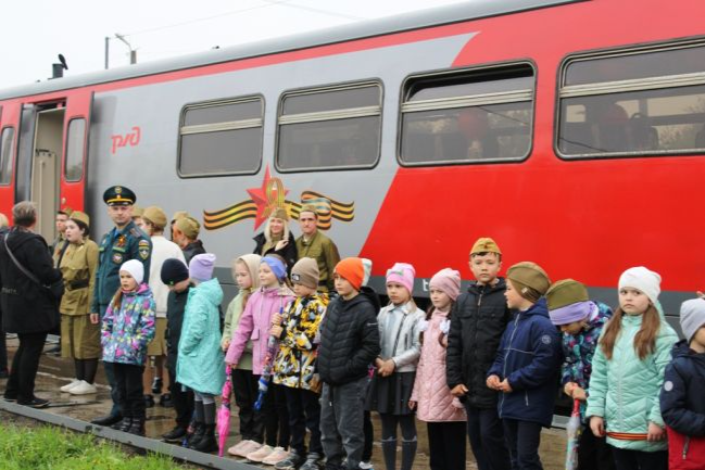 На станции поселка Волово побывал Поезд Победы