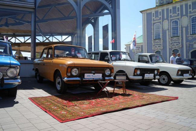 Фестиваль «Автострада» представил тулякам и гостям самоварной столицы великолепие ретро-автомобилей