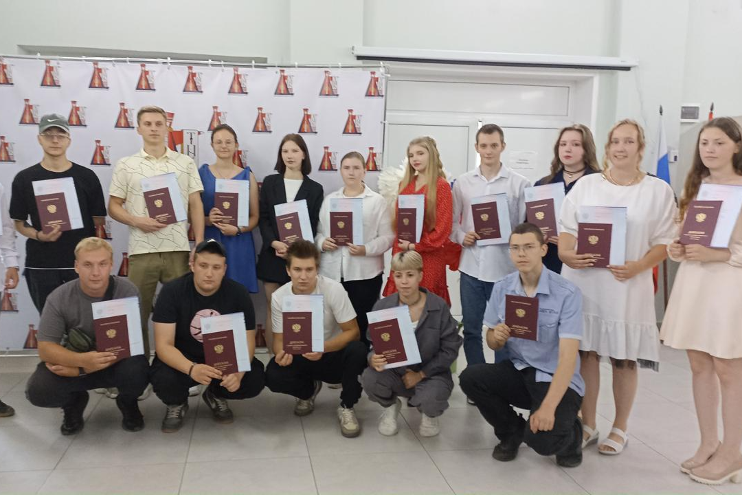 Состоялась церемония вручения дипломов выпускникам Ясногорского технологического техникума