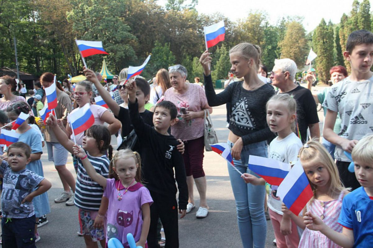 Жители Белгородской и Курской областей посетили Центральный парк Тулы