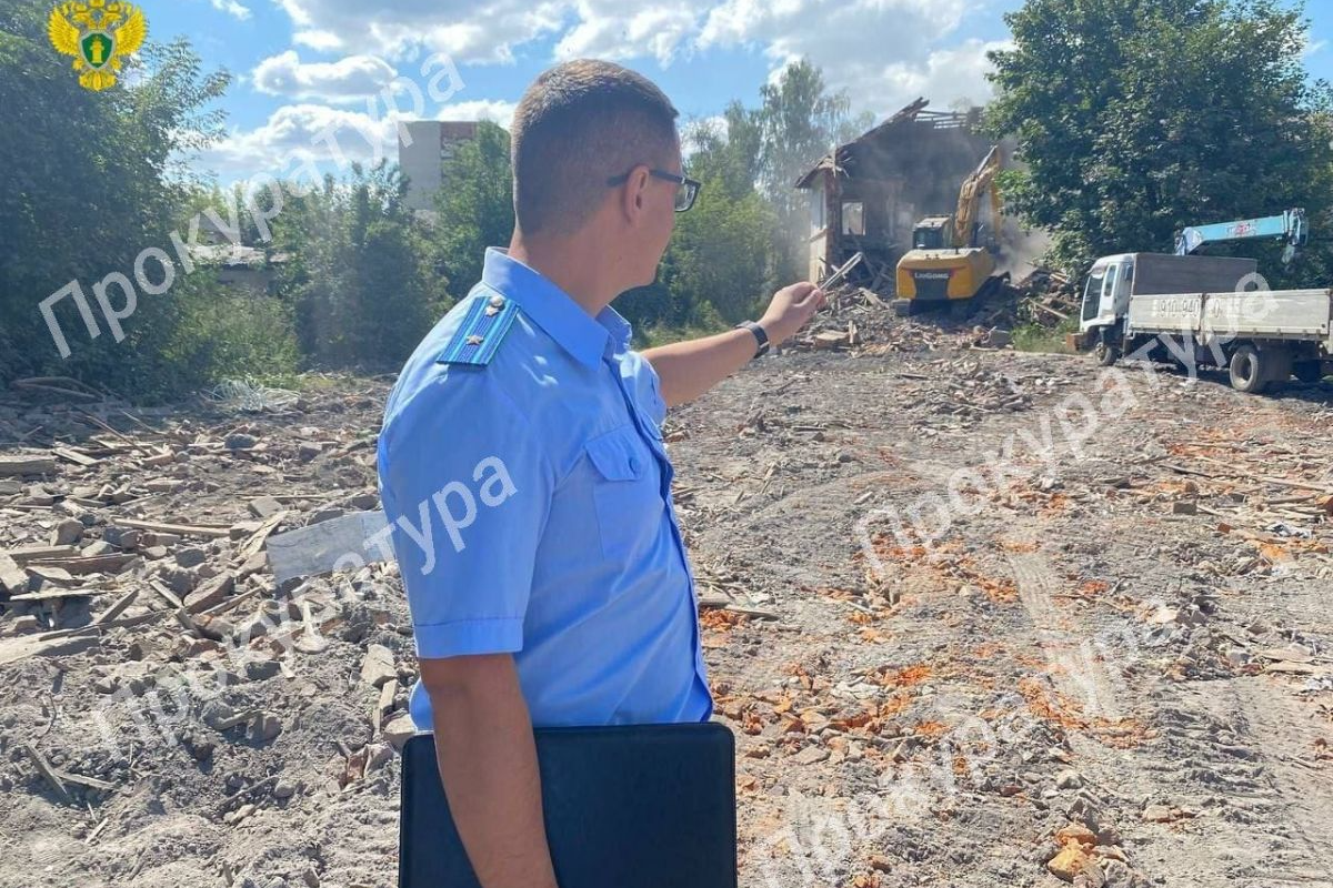 В Новомосковске прокуратура добилась сноса аварийных домов