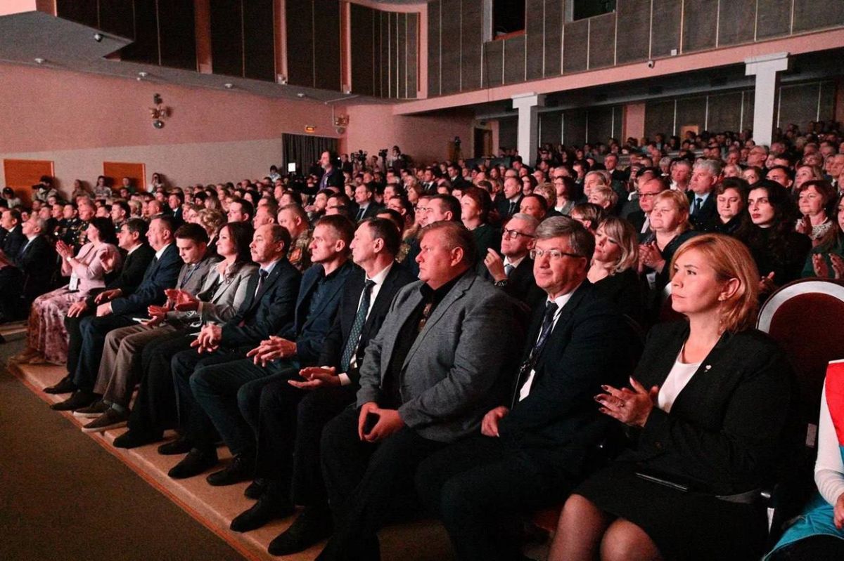 photo_5193145958500793144_y