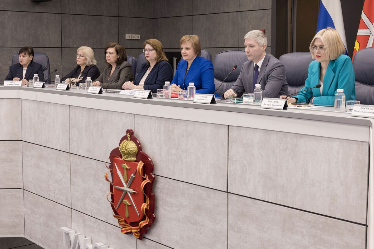 В России продолжают создавать условия по формированию единой воспитательной среды В России продолжают создавать условия по формированию единой воспитательной среды