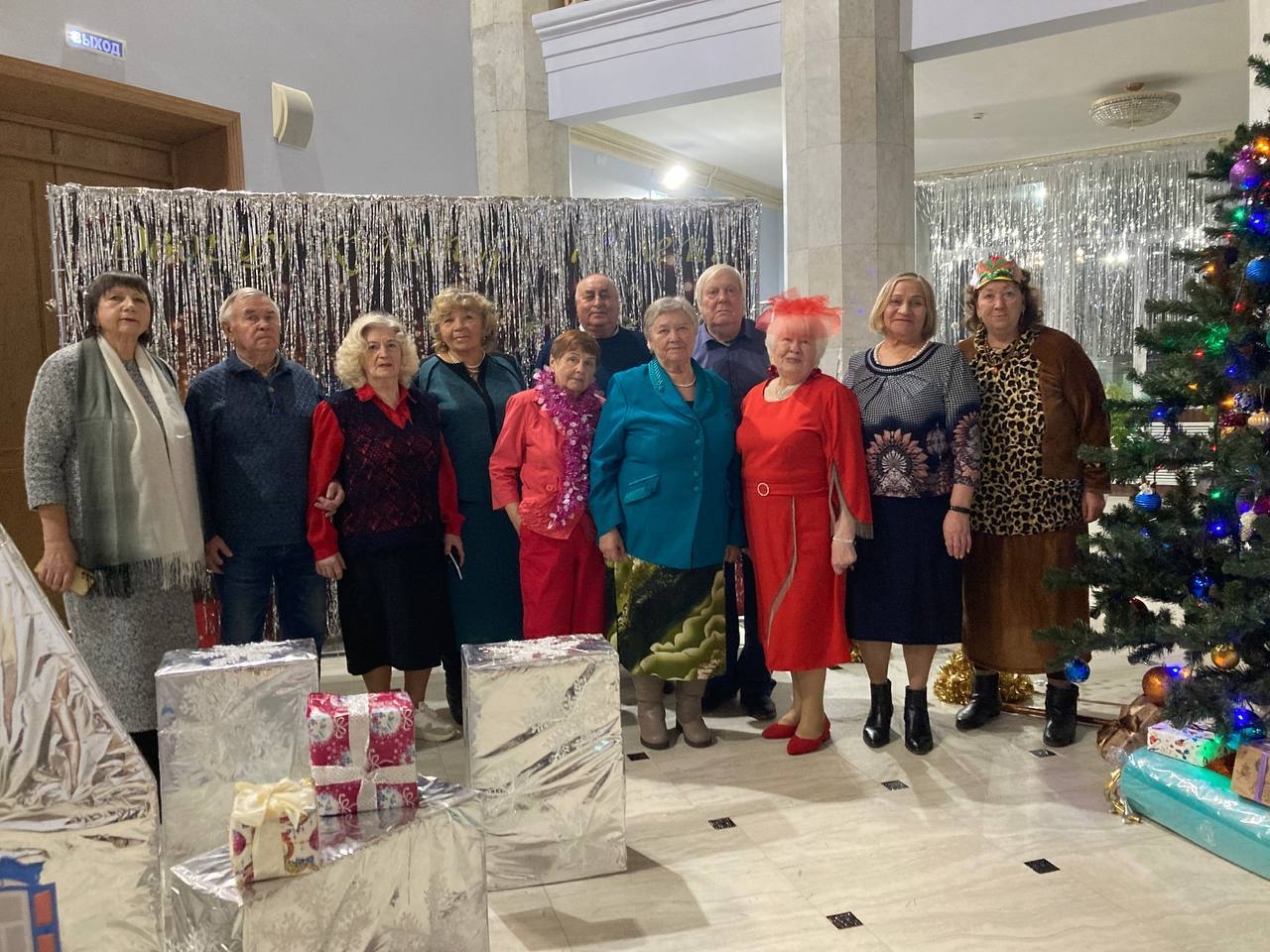 Ясногорские оптимисты создают новогоднее настроение Ясногорские оптимисты создают новогоднее настроение