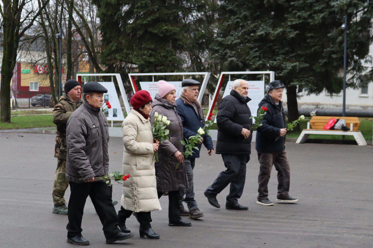 В День Неизвестного Солдата в Ясногорском районе возложили цветы к воинским мемориалам