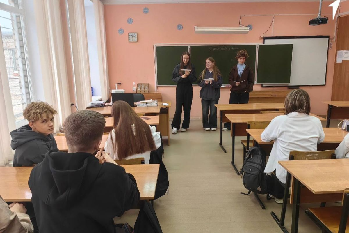 В школе №3 имени С. В. Ишеева города Ясногорска прошло яркое событие, приуроченное ко Дню радио