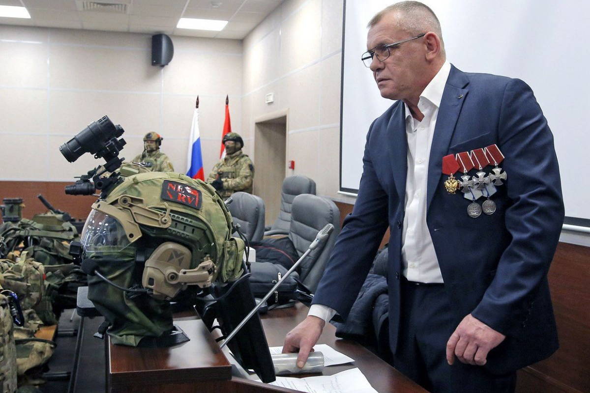 Бывший контрактник Александр Емельянов занимается подготовкой бойцов Бывший контрактник Александр Емельянов занимается подготовкой бойцов