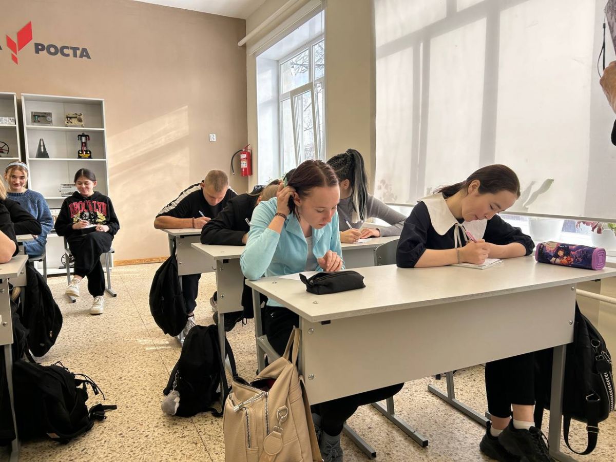 Уста ясногорских школьников глаголят истину: Мой герой, быстрее возвращайся , мы очень сильно тебя ждем