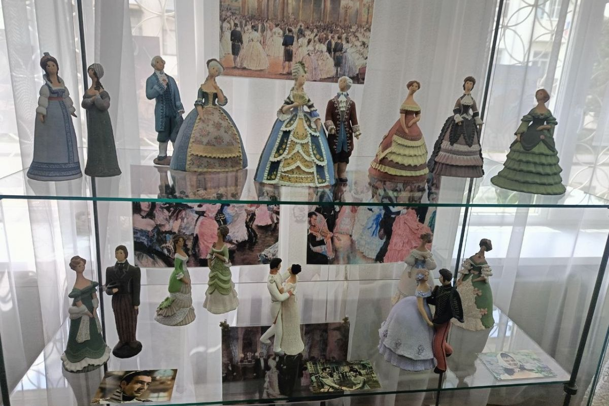 Студенты Ясногорского технологического техникума погрузились историю моды
