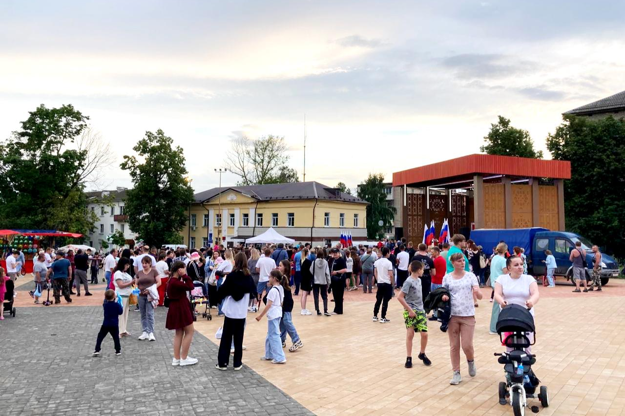 В День России и День города Ясногорска на главной площади выступит кавер-группа «Энерджи»