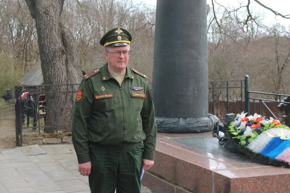 Военный комиссар: «Все больше мужчин хотят заключить контракт с Минобороны РФ» Военный комиссар: «Все больше мужчин хотят заключить контракт с Минобороны РФ»