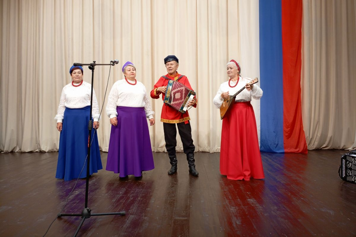 Ясногорская гармонь играла для архангельцев