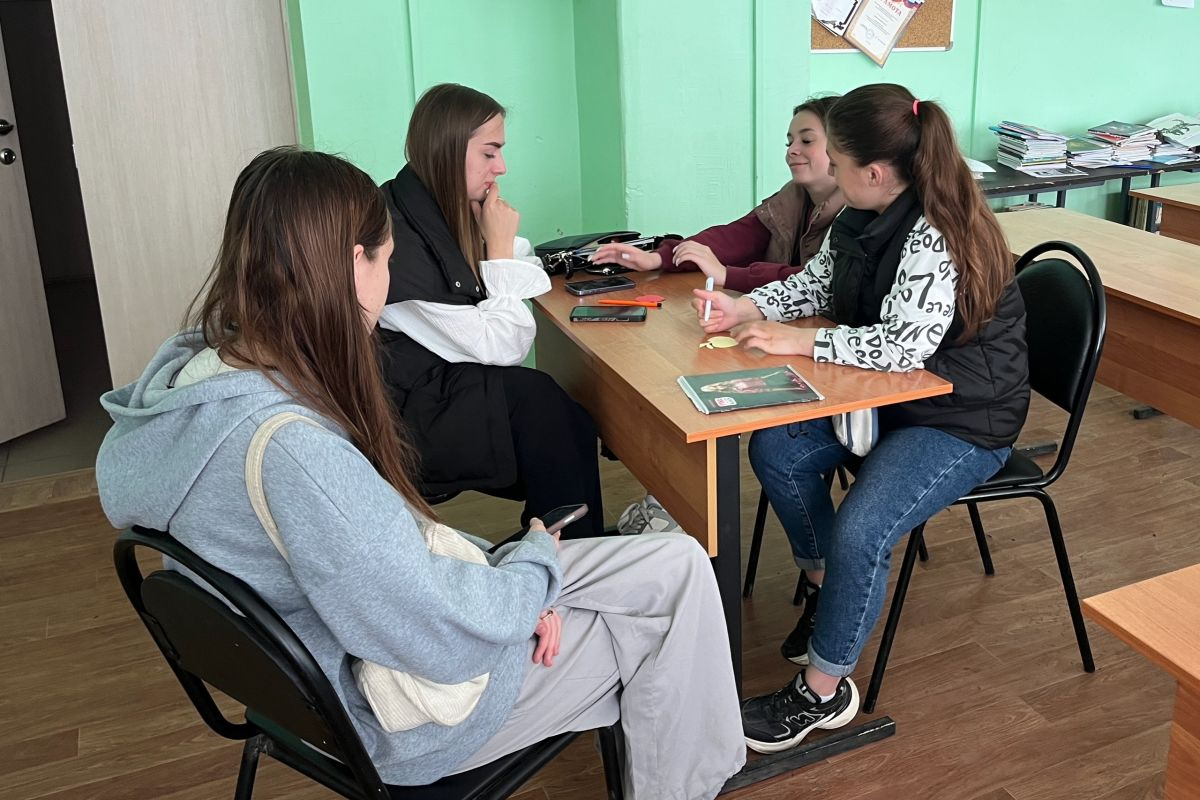 Ясногорские студенты создали «Дерево счастливой жизни» Ясногорские студенты создали «Дерево счастливой жизни»