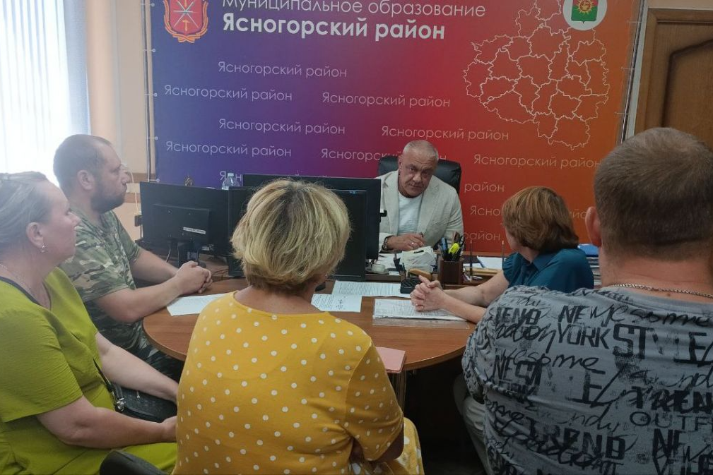Жители деревни Шеметово обратились к Владимиру Мухину по вопросу установки детской площадки