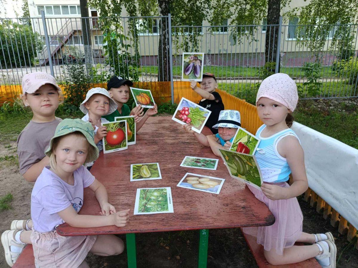 Ясногорские дошколята рассказали про тыковку, огурцы и сладкий перчик