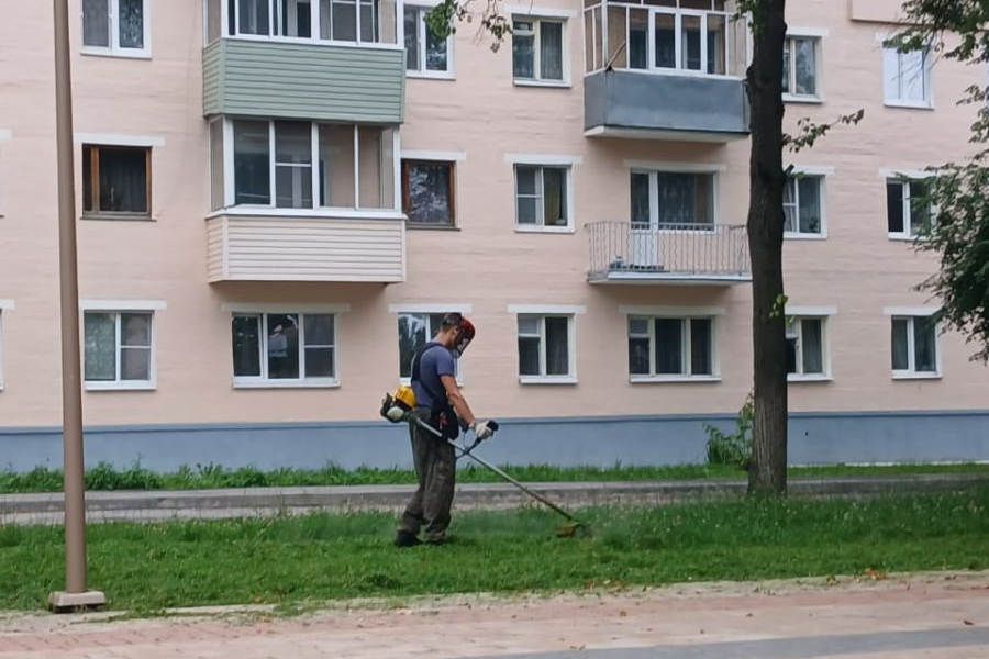 В Ясногорске продолжаются работы по благоустройству