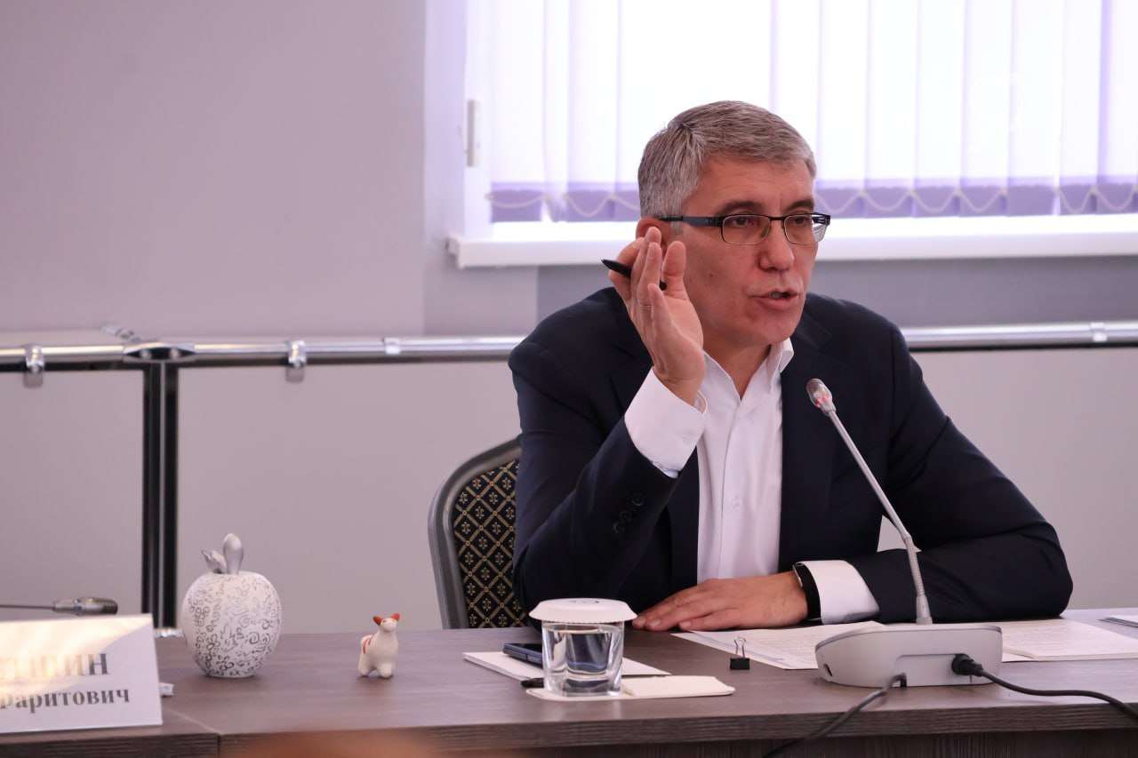 Дмитрий Миляев поручил рассмотреть вопрос строительства бассейна в Ясногорске