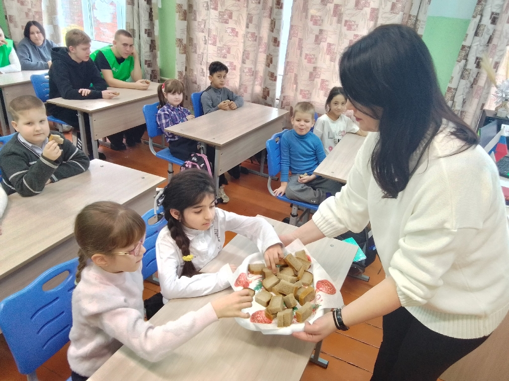 Ясногорским школьникам рассказали о блокадном Ленинграде Ясногорским школьникам рассказали о блокадном Ленинграде