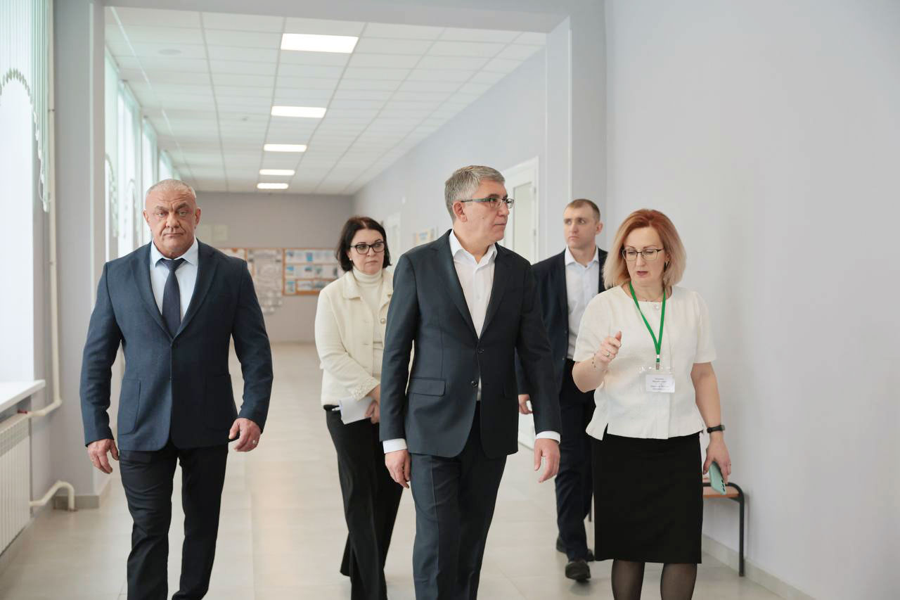 Дмитрий Миляев осмотрел Центр образования №1 в Ясногорске Дмитрий Миляев осмотрел Центр образования №1 в Ясногорске