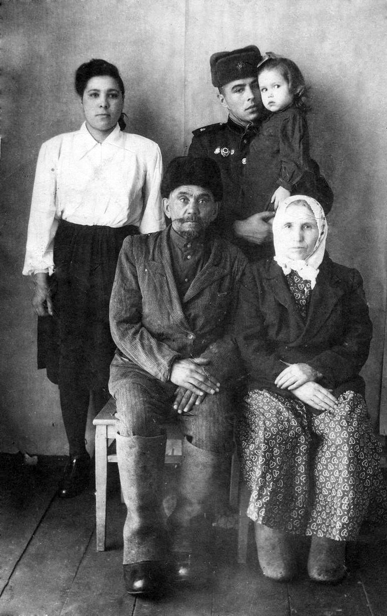_muhametov_salimgarej_sarafutdinovic_voeval_v_vov_s_suprugoj_mariam_bagautdinovnoj_2