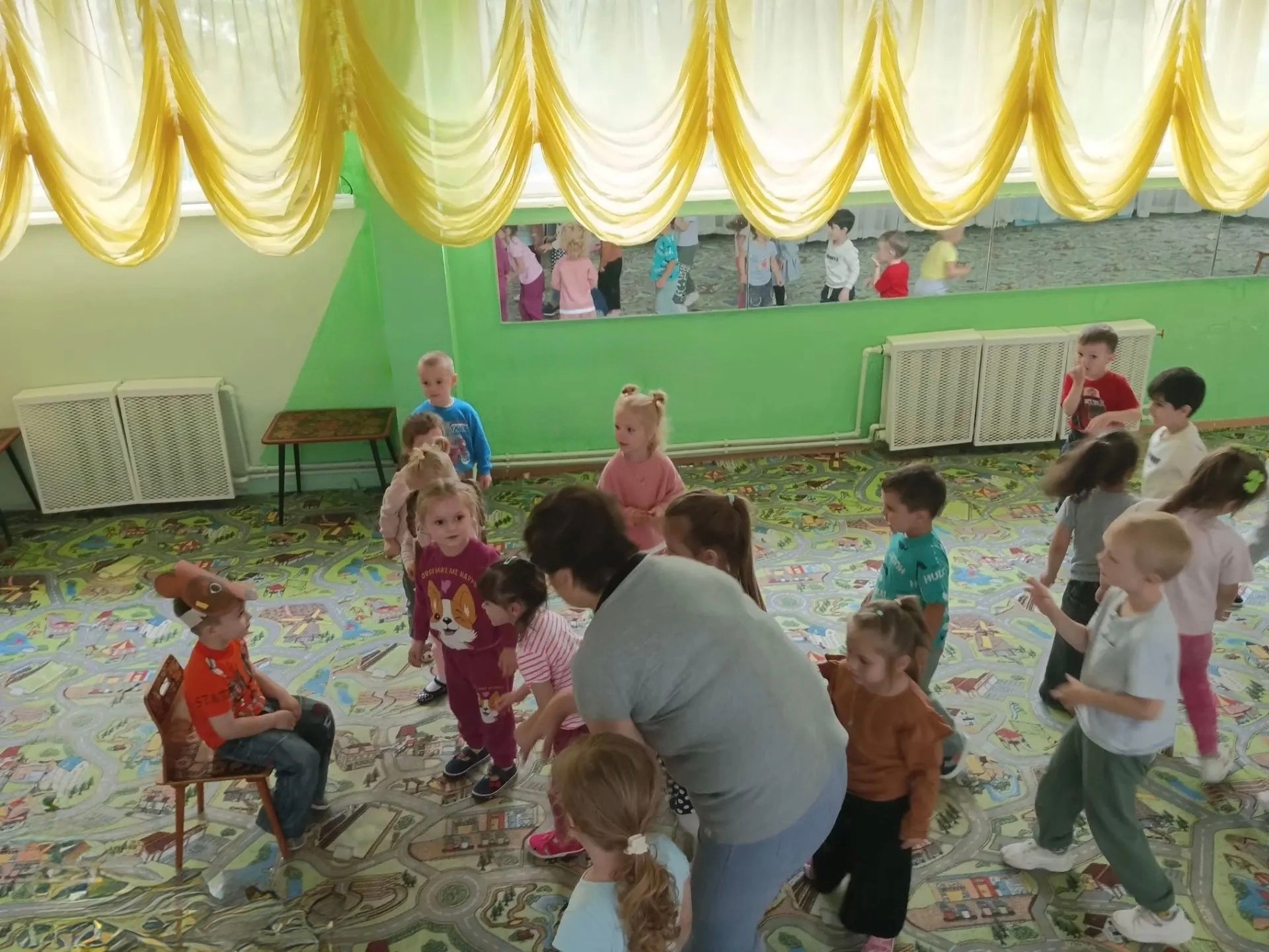 Ясногорские дошколята снова окунулись в мир подвижных игр
