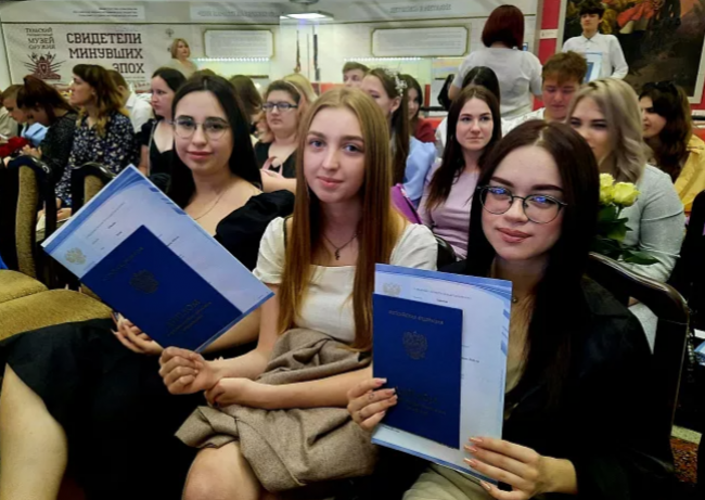 В Год педагога и наставника в Тульской области более 8000 человек получат диплом о среднем профессиональном образовании