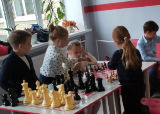 Игра в шахматы для детей Заокского района