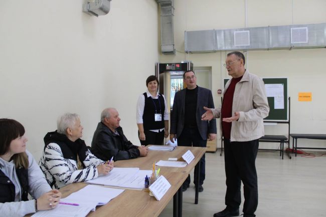 Заокские Участковые избирательные комиссии № 1002 и № 1018 сегодня посетил Сергей Харитонов