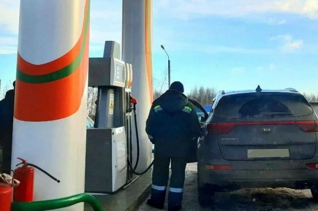 В первую неделю октября бензин в Тульской области оказался дешевле, чем в среднем в ЦФО