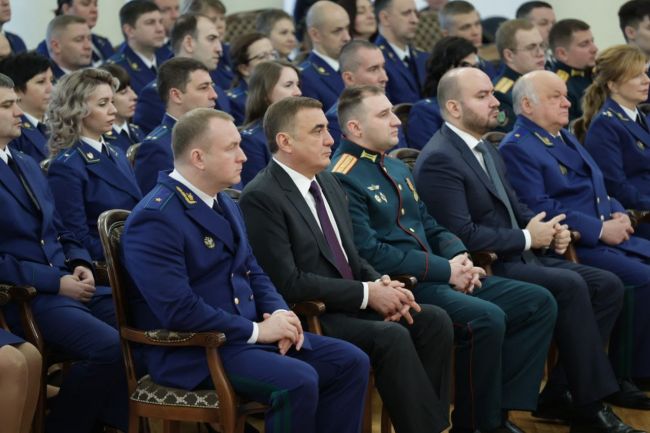 В Туле остоялось торжественное мероприятие, посвященное 302-й годовщине со дня образования Российской прокуратуры