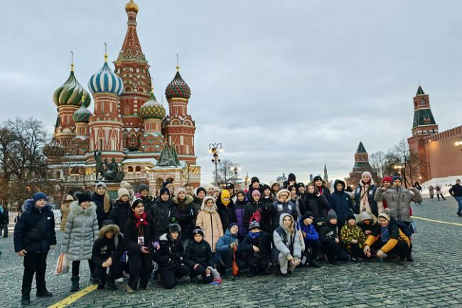 Школьники побывали на экскурсиях по Туле, на Куликовом поле, в музее-усадьбе «Ясная Поляна». Они посетили Музей самоваро