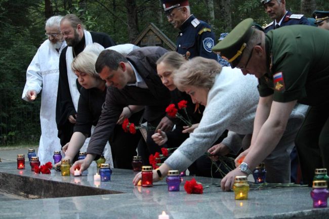 В р.п. Заокском зажгли «Свечу памяти»