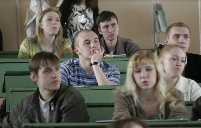 87% россиян за высшее образование в современном мире