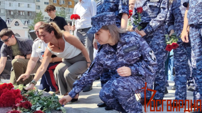 Росгвардейцы приняли участие в памятном мероприятии, посвященном Дню ветеранов боевых действий в Туле