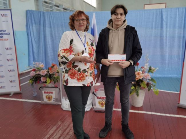 Арсений Сапожников впервые проголосовал