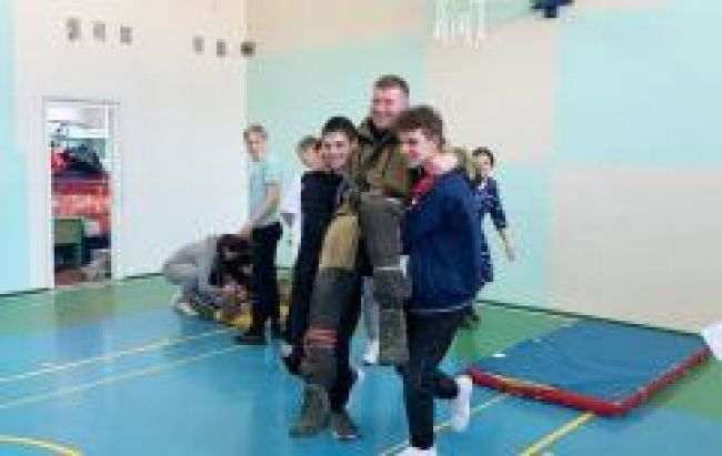 Участники СВО приняли участие в школьной «Зарнице»