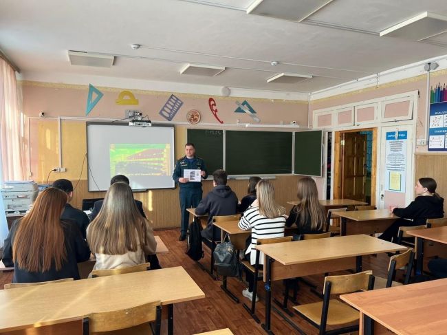 Школьникам рассказали, что необходимо при поступлении в университет МЧС России