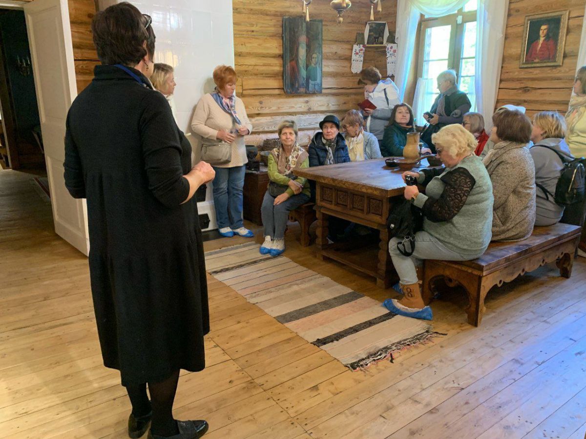 Празднование Дня пожилых людей в музее-усадьбе А.Т.Болотова Празднование Дня пожилых людей в музее-усадьбе А.Т.Болотова