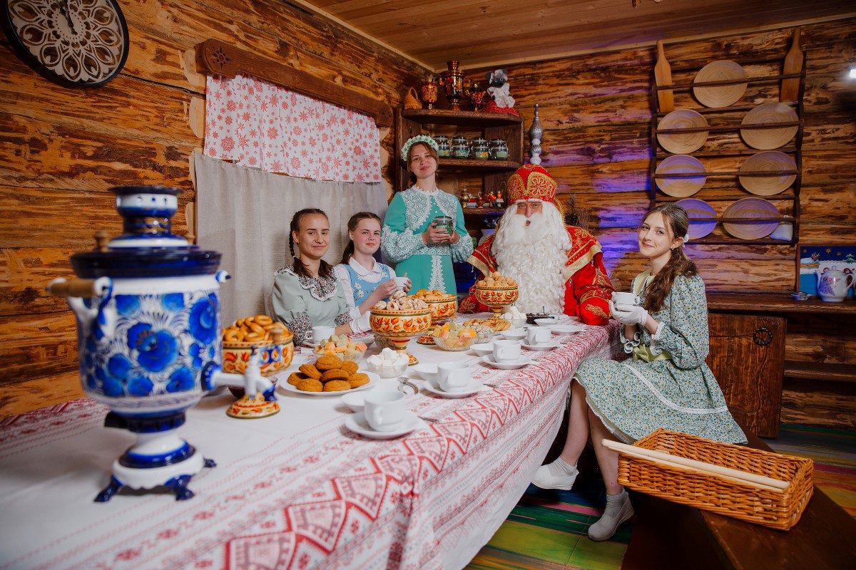 photo_5354877985737083931_y