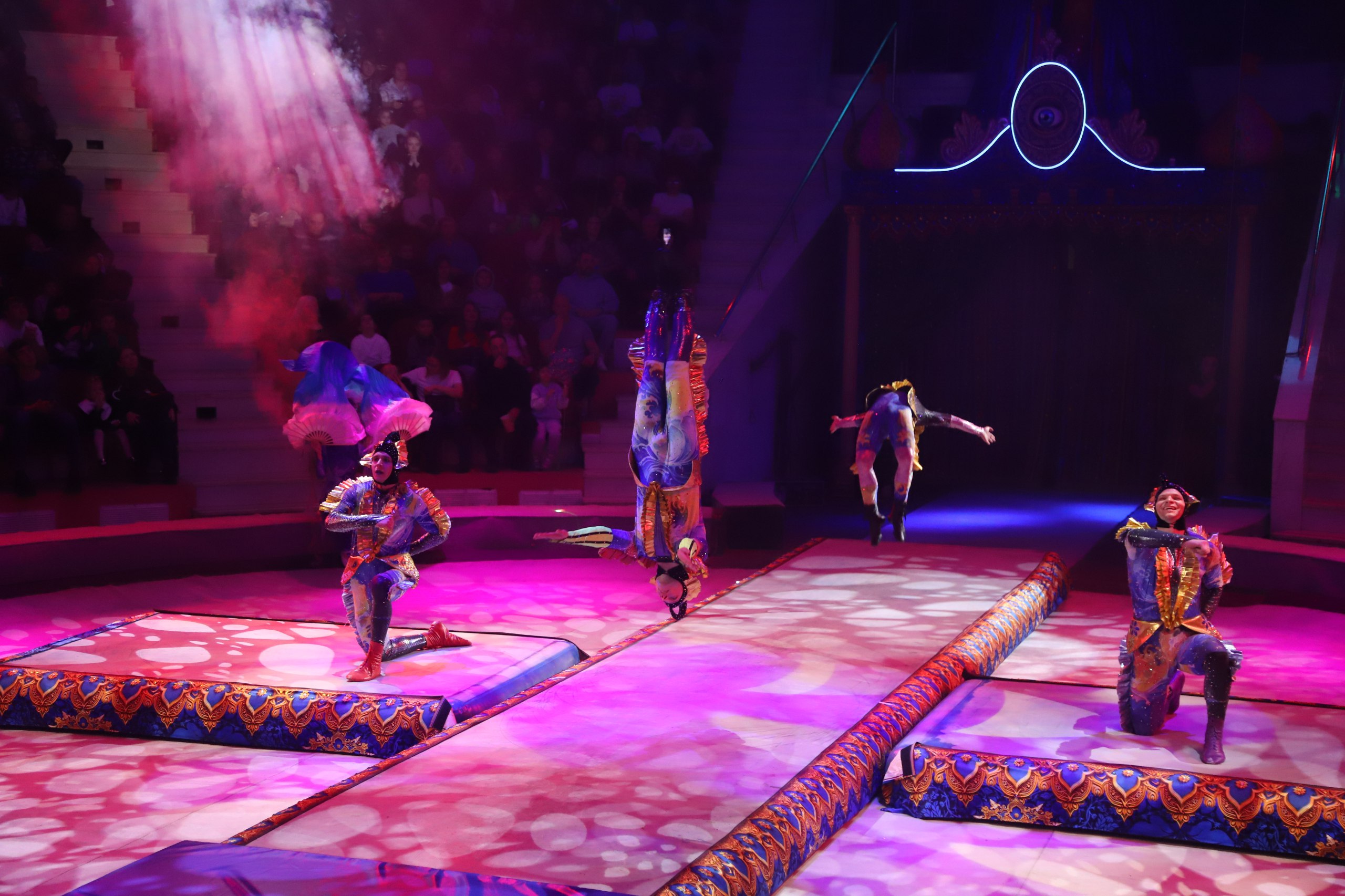 photo_5357578549503659837_w