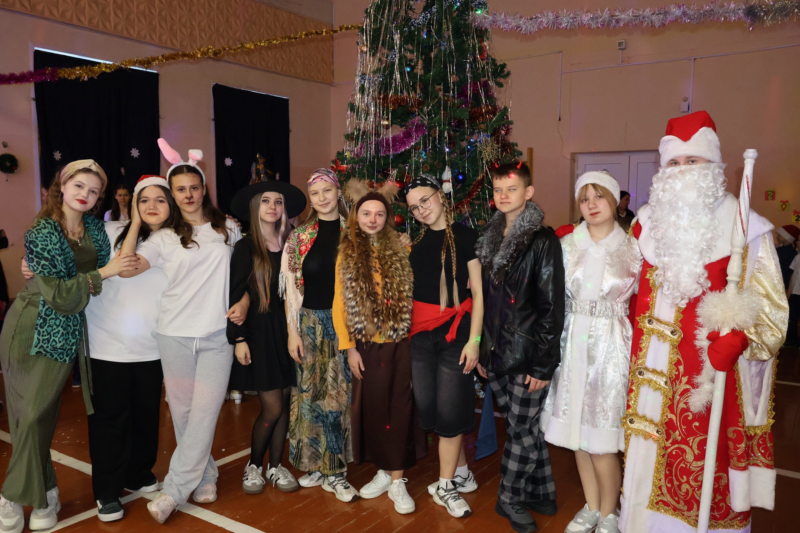 Заокскую начальную школу посетили сказочные герои