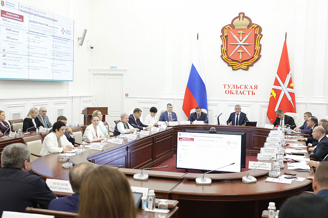 Дмитрий Миляев взял под личный контроль вступительную кампанию в колледжи и вузы региона