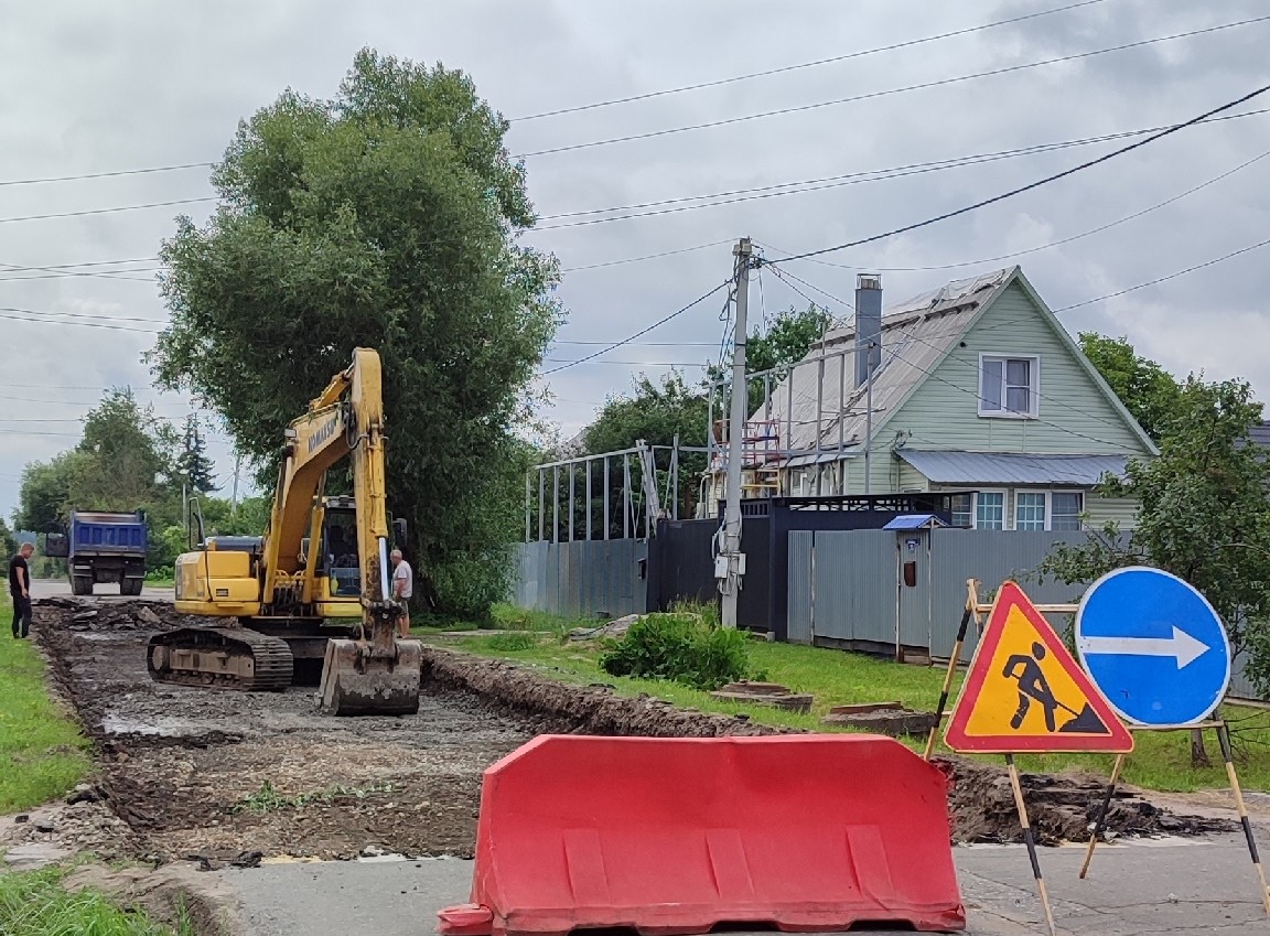 Дорожные работы в центре поселка Заокский Дорожные работы в центре поселка Заокский