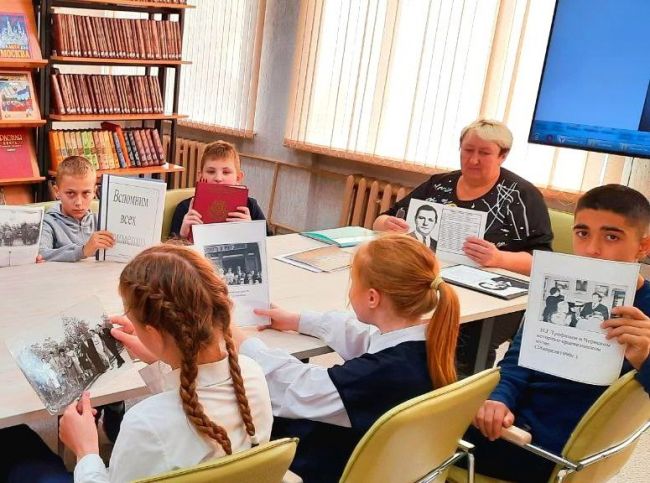 В Долматовской школе прошел урок краеведения «Учителями славится Россия»