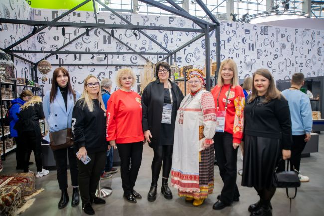 Посетители выставки «Россия» выбирают тульские лакомства